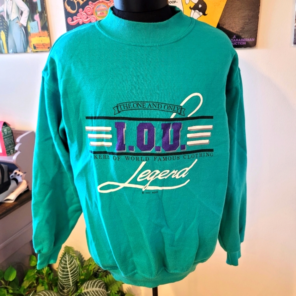 Vintage 80s Womens medium Ledgend Sweatshirt